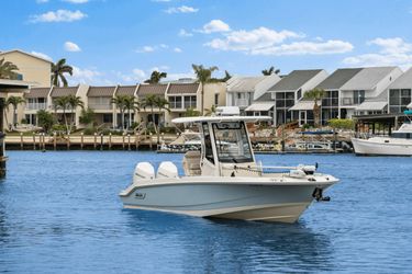 28' Boston Whaler 2023