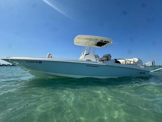 27' Boston Whaler 2020