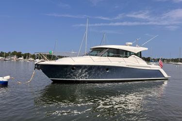 41' Tiara Yachts 2017