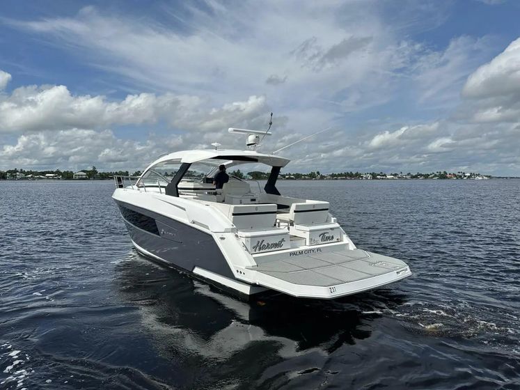 2004 Atlantis 47 Express Cruiser for sale - YachtWorld