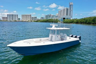 35' Contender 2017