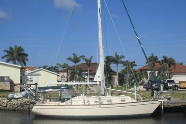 38' Island Packet 1999