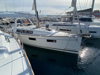 34' Beneteau 2021 Yacht For Sale