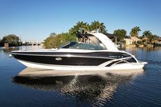 Formula 330 Crossover Bowrider