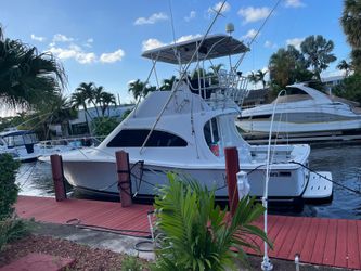 36' Luhrs 2000