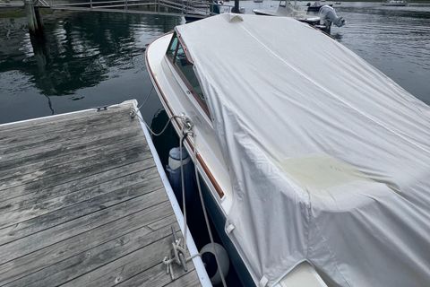 2011 Hunt Yachts Harrier 25
