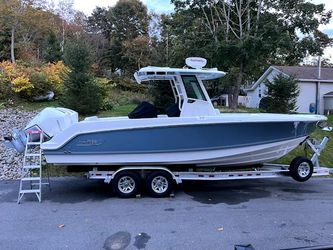 28' Boston Whaler 2020