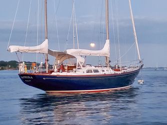 50' Hinckley 1976 Yacht For Sale