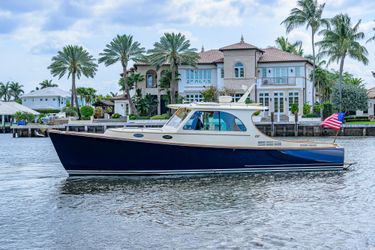 37' Hinckley 2017