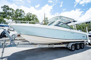 27' Boston Whaler 2018