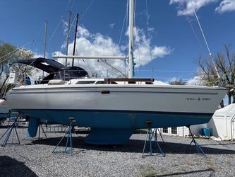 35' Catalina 2005
