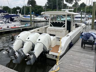 38' Boston Whaler 2018