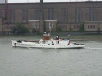 Houseboat ex Torpedo hunter, navy ship