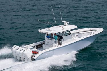 39' Yellowfin 2024