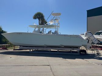 46' Invincible 2022