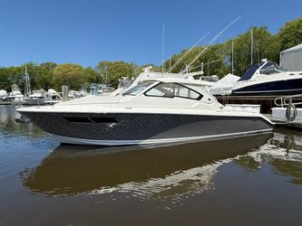 36' Pursuit 2018