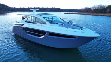 43' Cruisers Yachts 2023