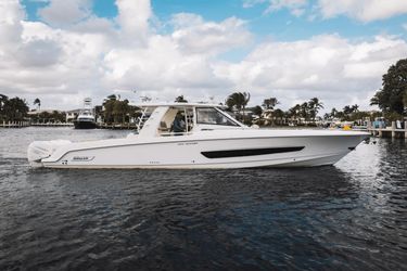 42' Boston Whaler 2018