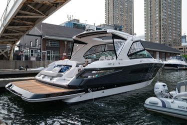 35' Four Winns 2019