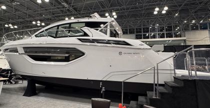 43' Cruisers Yachts 2024