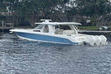 35' Boston Whaler 2022