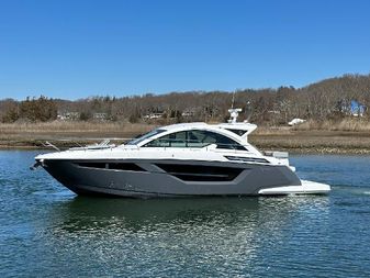 Cruisers Yachts 50 Cantius