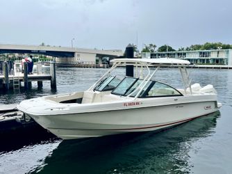 27' Boston Whaler 2019