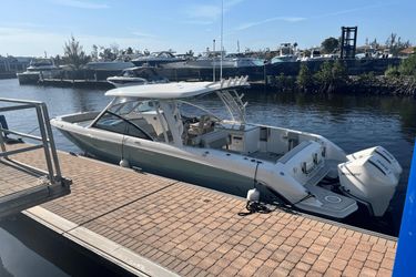 33' Boston Whaler 2023