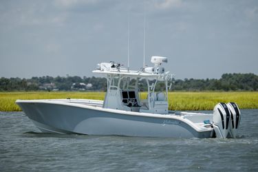 32' Yellowfin 2018