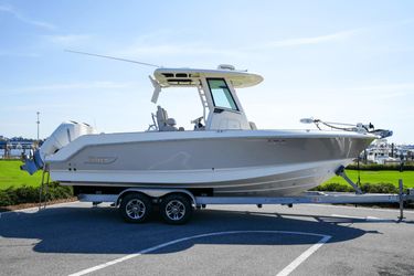 25' Boston Whaler 2019