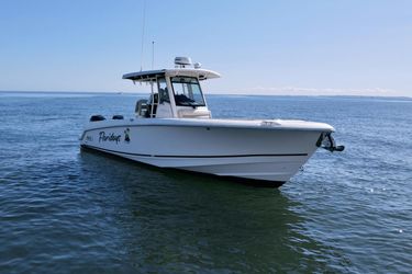 33' Boston Whaler 2018