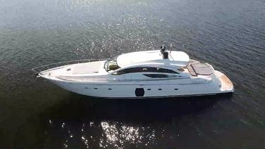 Pershing 72