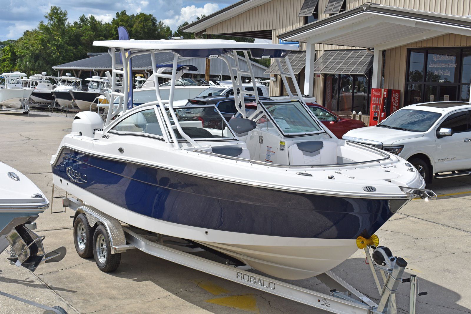 2021 Robalo 247 DC Center Console for sale - YachtWorld