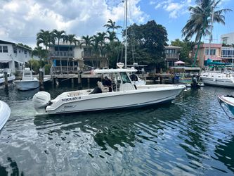 33' Boston Whaler 2016