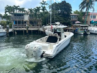 33' Boston Whaler 2016