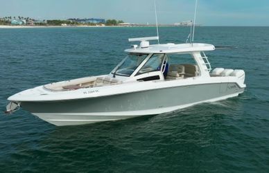 35' Boston Whaler 2019