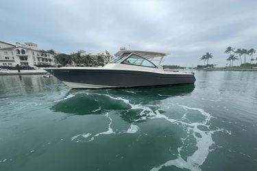 37' Grady-white 2017