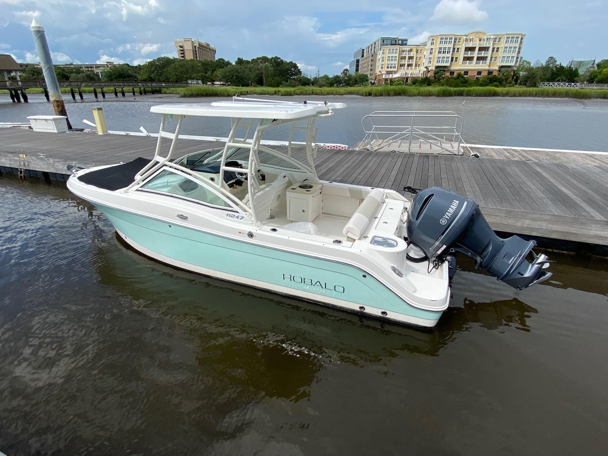 2016 Robalo 247 Dual Console Cruiser for sale - YachtWorld