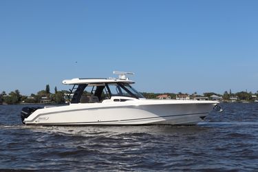 35' Boston Whaler 2023