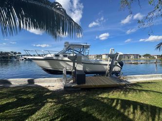 30' Boston Whaler 2004