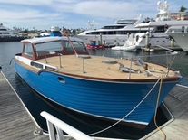 Chris-Craft SeaSkiff Semi Enclosed Cruiser