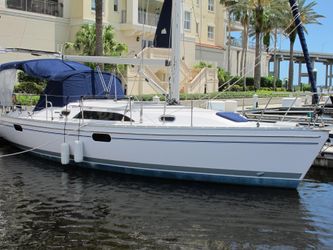 37' Catalina 2022