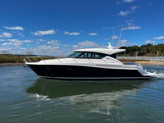 44' Tiara Yachts 2018