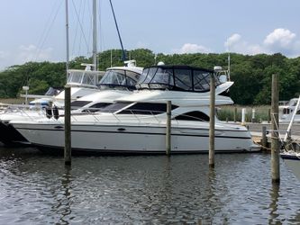 46' Maxum 2000