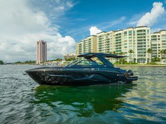 36' Cruisers Yachts 2022
