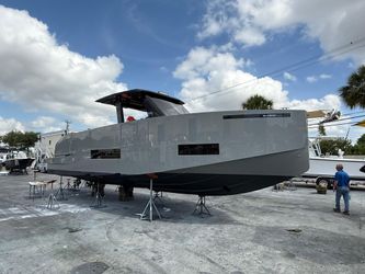 42' De Antonio Yachts 2021