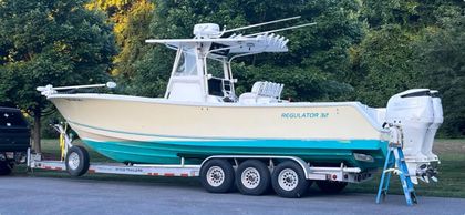 32' Regulator 2000