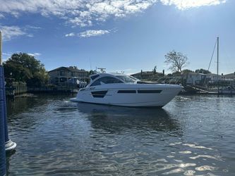 54' Cruisers Yachts 2021