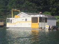 Custom Houseboat UFAB 37