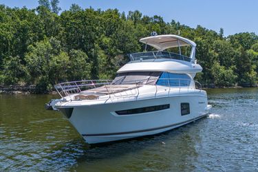 62' Prestige 2015 Yacht For Sale